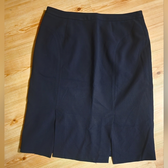 Apostrophe Women's Classic Pencil Skirt - Picture 7 of 9